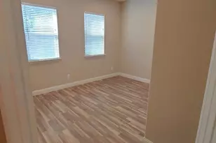 4926 Weeping Willow Rd, Houston, TX 77092 - Photo 5