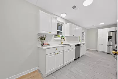 6418 Standing Oaks Street, Houston, TX 77050 - Photo 7