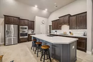 9242 Holloway Cliff Ln, Cypress, TX 77433 - Photo 5