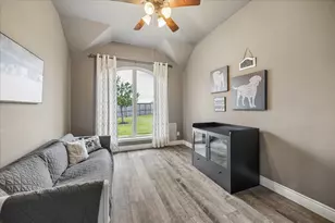 9242 Holloway Cliff Ln, Cypress, TX 77433 - Photo 17