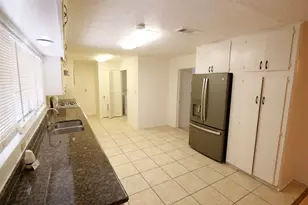 5231 Beechnut St, Houston, TX 77096 - Photo 11
