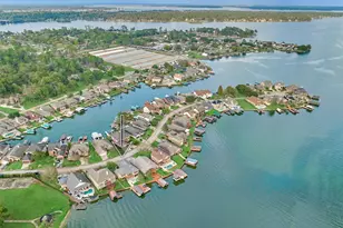 373 Bayshore Dr, Montgomery, TX 77356 - Photo 3