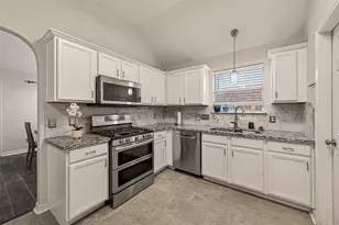 1303 S Teal Estates Cir, Fresno, TX 77545 - Photo 17