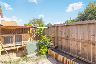 15221 Buckle Ln, Houston, TX 77060 - Photo 11