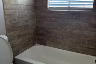 6573 Briar Bayou Dr, Houston, TX 77072 - Photo 23