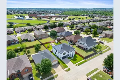 7704 Labrador Drive, Arlington, TX 76002 - Photo 5