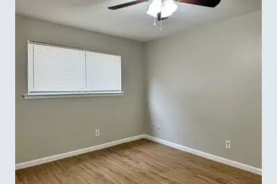 2101 6th Avenue N #3, Texas City, TX 77590 - Photo 9