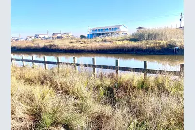 1136 Pennington Street, Gilchrist, TX 77617 - Photo 5