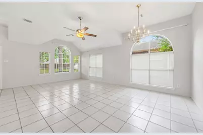 9619 E Withers Way Circle, Houston, TX 77065 - Photo 13