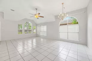 9619 E Withers Way Cir, Houston, TX 77065 - Photo 13