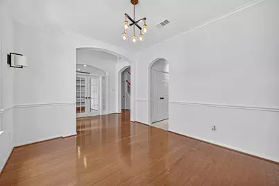 4742 Robins Way, Sugar Land, TX 77479 - Photo 7