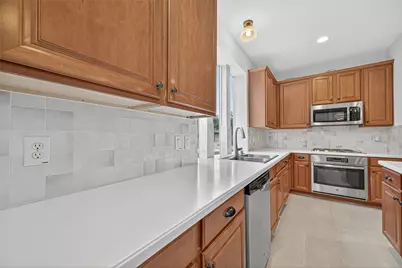 4742 Robins Way, Sugar Land, TX 77479 - Photo 19