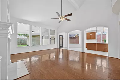 4742 Robins Way, Sugar Land, TX 77479 - Photo 13