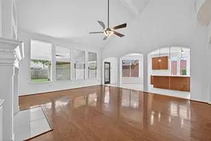 4742 Robins Way, Sugar Land, TX 77479 - Photo 13