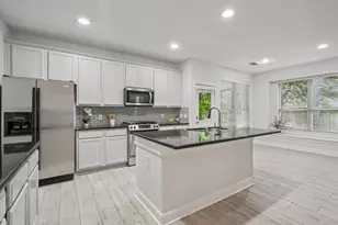 90 Panterra Way, The Woodlands, TX 77382 - Photo 9