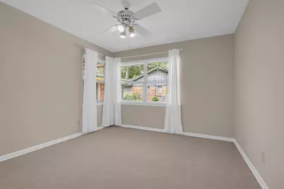 10127 Hazelhurst Drive, Houston, TX 77043 - Photo 37