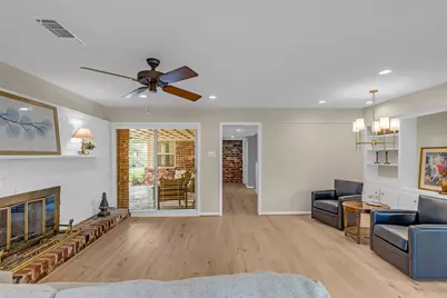 10127 Hazelhurst Drive, Houston, TX 77043 - Photo 25