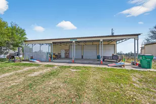 3588 Center Hill Rd, Bellville, TX 77418 - Photo 5