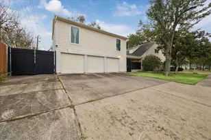 11930 Westmere Dr, Houston, TX 77077 - Photo 3