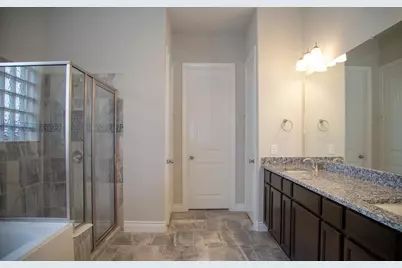 4902 Thunder Creek Lane, Sugar Land, TX 77479 - Photo 15