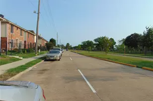 8603 Rustling Lvs Dr, Houston, TX 77083 - Photo 35