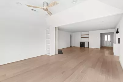 5826 Dumfries Drive, Houston, TX 77096 - Photo 9