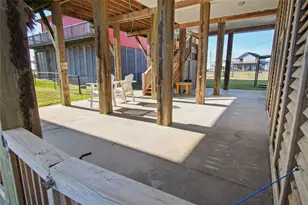 919 Mary Ann, Crystal Beach, TX 77650 - Photo 7