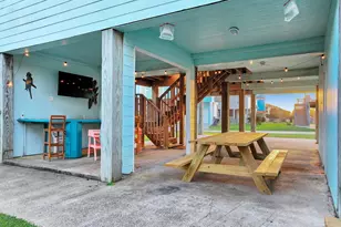 836 Eastview, Crystal Beach, TX 77650 - Photo 9