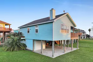 836 Eastview, Crystal Beach, TX 77650 - Photo 3