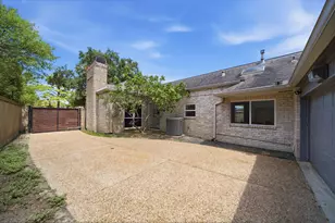 10103 Briar Forest Dr, Houston, TX 77042 - Photo 41