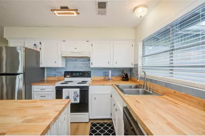 16510 Blackbeard Road, Jamaica Beach, TX 77554 - Photo 25