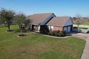 2862 Dee's Cir, Sealy, TX 77474 - Photo 1