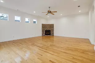 1412 Castle Ct, Houston, TX 77006 - Photo 7