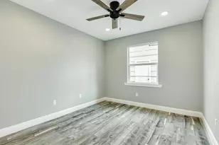 300 N Shanks St, Clute, TX 77531 - Photo 21
