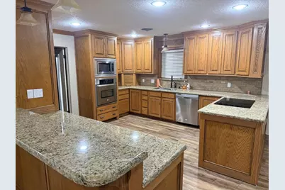 2509 Hutchins Lane, El Campo, TX 77437 - Photo 11