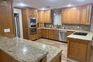 2509 Hutchins Ln, El Campo, TX 77437 - Photo 11