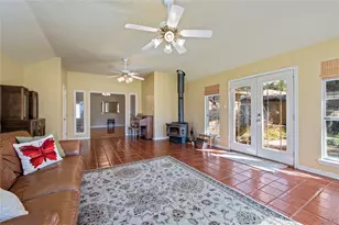 412 Narcissus St, Lake Jackson, TX 77566 - Photo 13