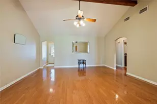 412 Narcissus St, Lake Jackson, TX 77566 - Photo 3