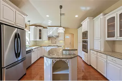 412 Narcissus Street, Lake Jackson, TX 77566 - Photo 7