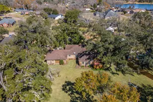 412 Narcissus St, Lake Jackson, TX 77566 - Photo 39