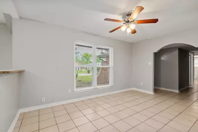 1935 Barnsley Lane, Houston, TX 77088 - Photo 11