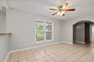 1935 Barnsley Ln, Houston, TX 77088 - Photo 11