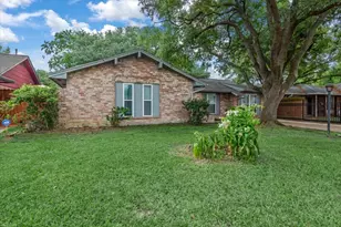 1935 Barnsley Ln, Houston, TX 77088 - Photo 5