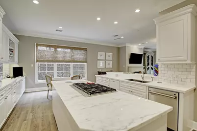 325 Park Laureate Drive, Houston, TX 77024 - Photo 11