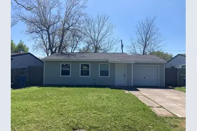 2627 32nd Avenue N, Texas City, TX 77590 - Photo 1