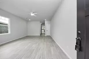 303 S Utah St, La Porte, TX 77571 - Photo 3