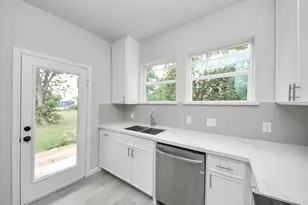 303 S Utah St, La Porte, TX 77571 - Photo 17