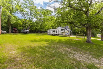 311 E Linn St, Huntington, TX 75949 - Photo 23