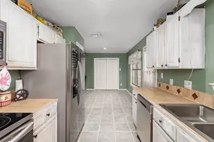 311 E Linn St, Huntington, TX 75949 - Photo 11