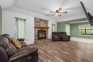 311 E Linn St, Huntington, TX 75949 - Photo 15